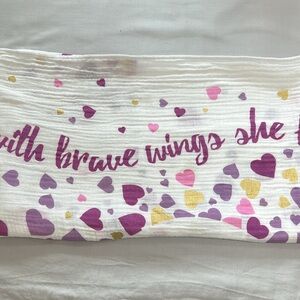 Lulujo - swaddle blanket - "with brave wings she flies" heart design
